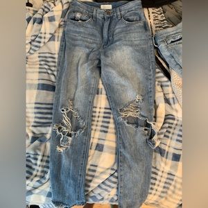 selling old clothes!! 👖 👚